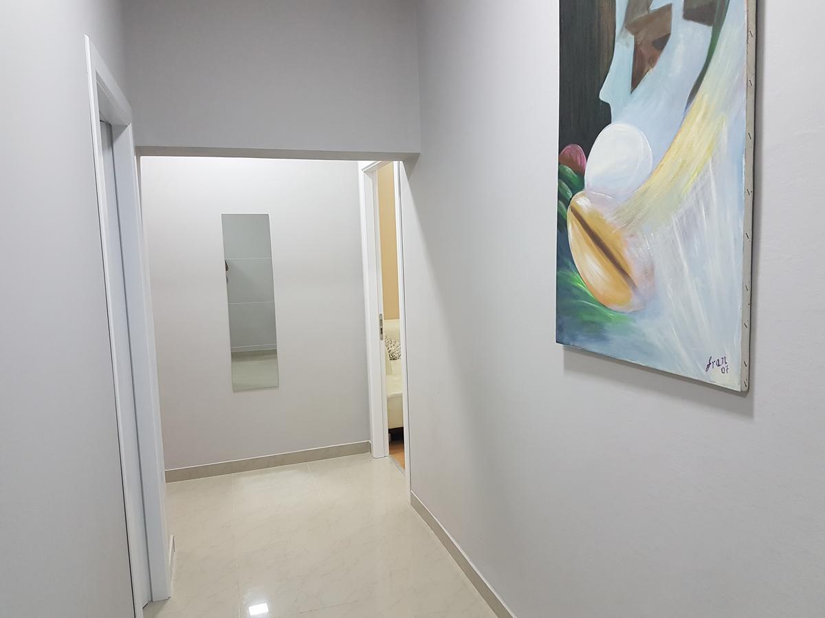 City Center Apartment Tirana Exteriör bild