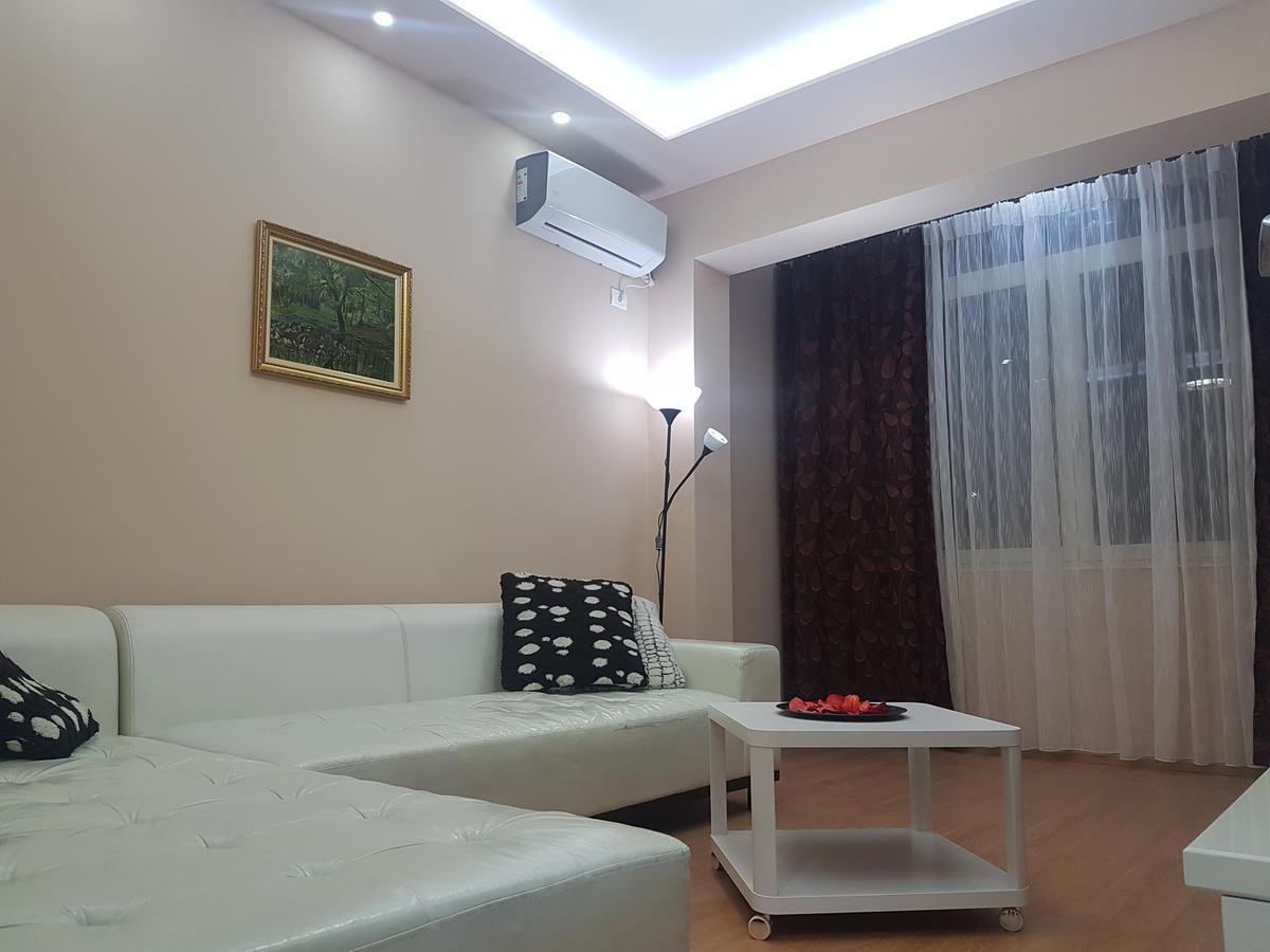 City Center Apartment Tirana Exteriör bild