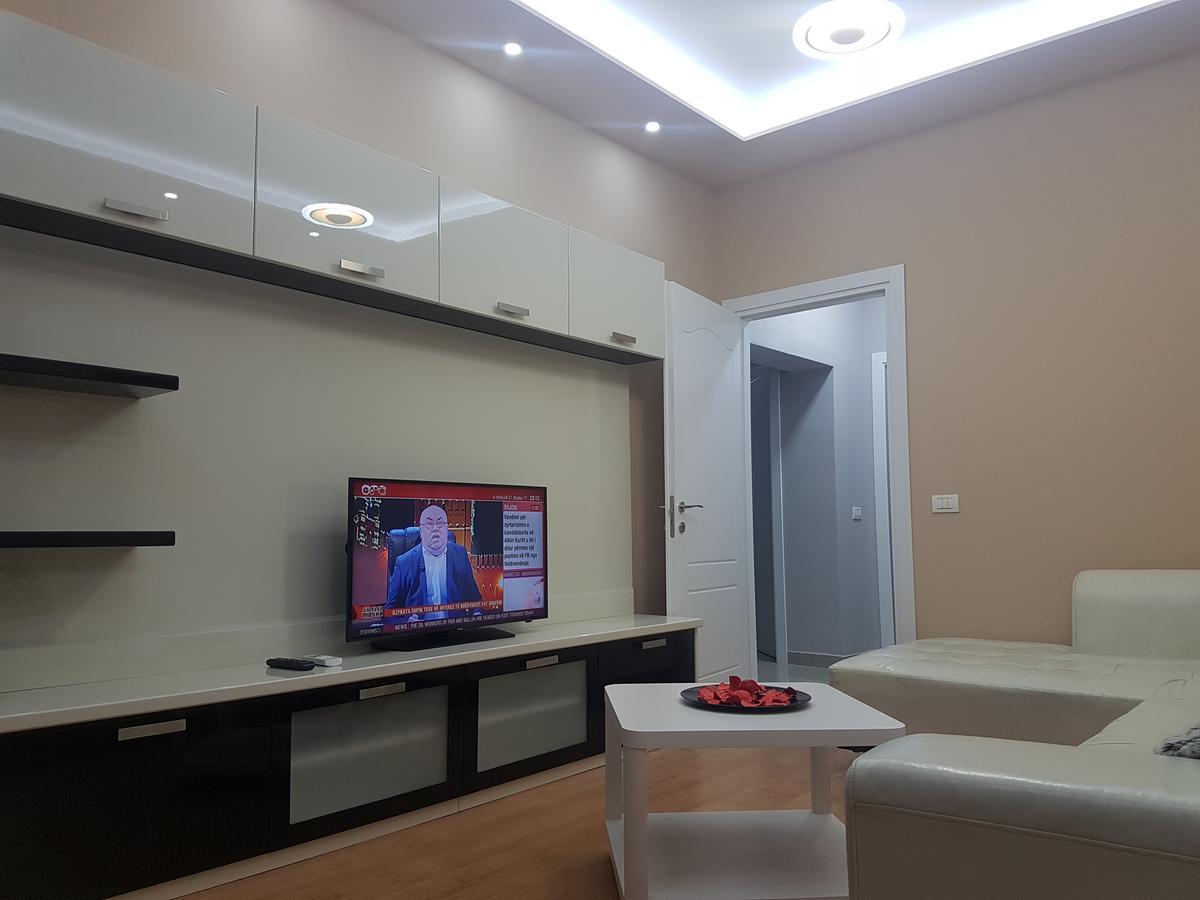 City Center Apartment Tirana Exteriör bild